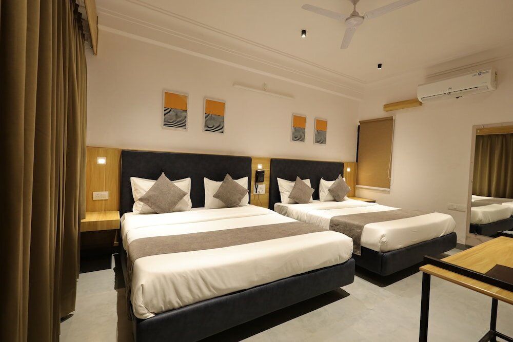 Фото Hotel Sparkle Inn