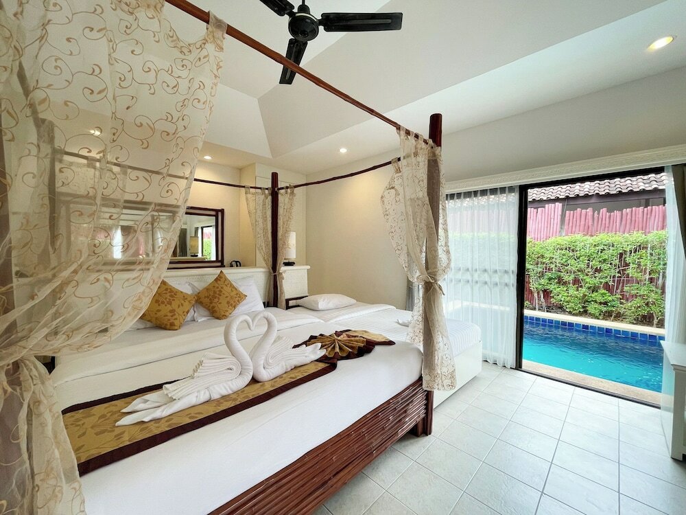 Фото Villa Raya Private Pool Villas Resort