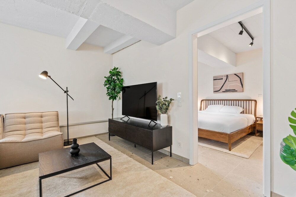 Фото Clausen Charm Contemporary Retreat Id210