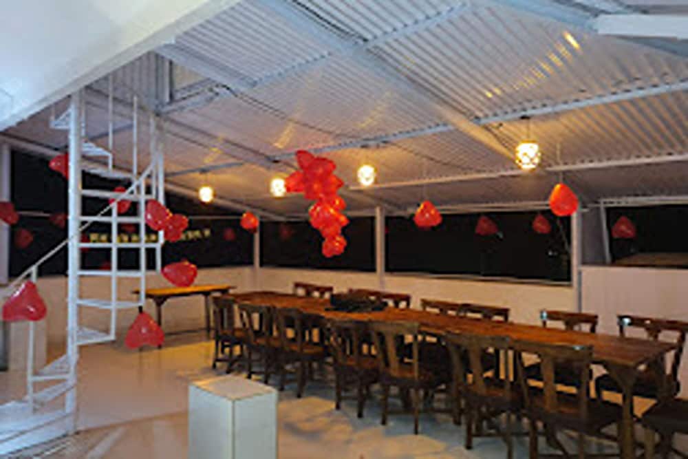 Фото The Signature Crest