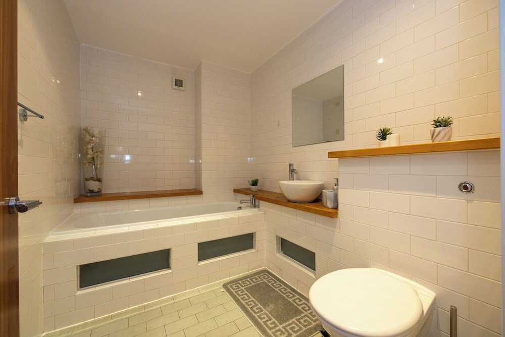 Фото Duplex 2 Bed Apt With Parking & Balcony