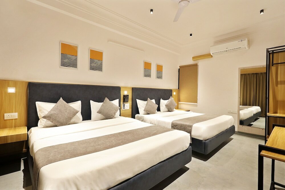 Фото Hotel Sparkle Inn