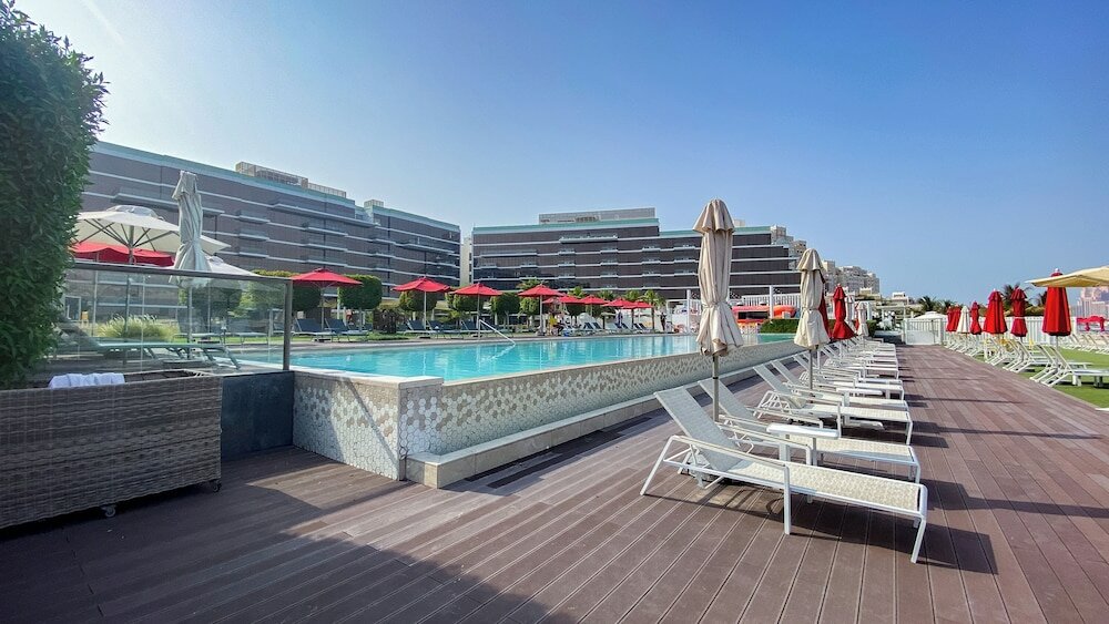 Фото Th8 Palm Dubai Beach Resort by IHG Dubai