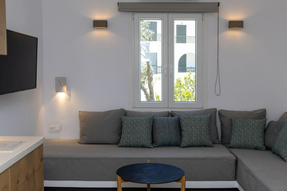 Фото White Holidays Project