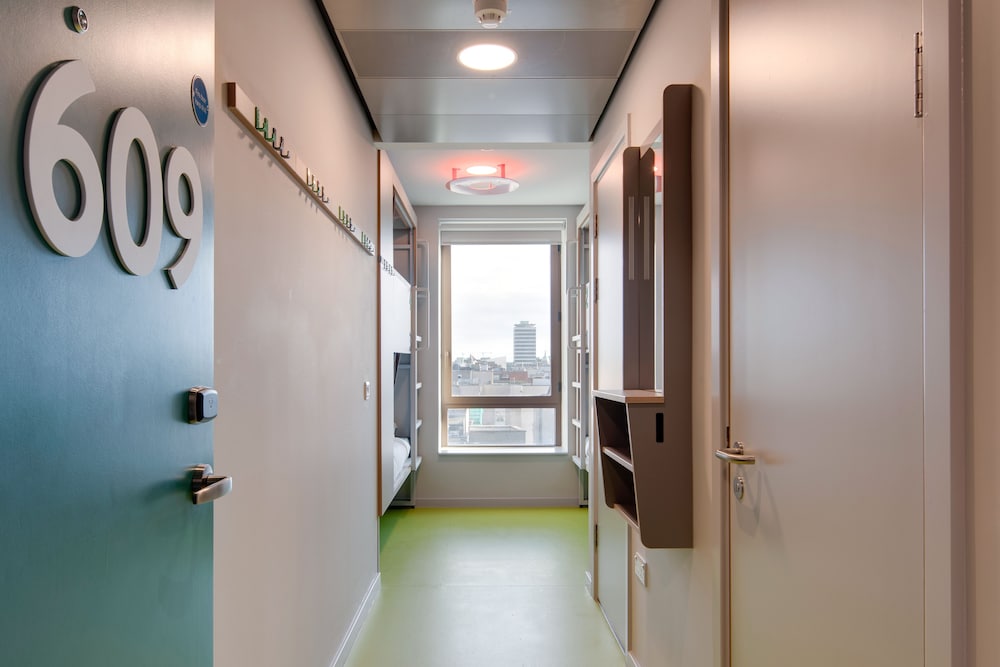 Фото Clink i Lár