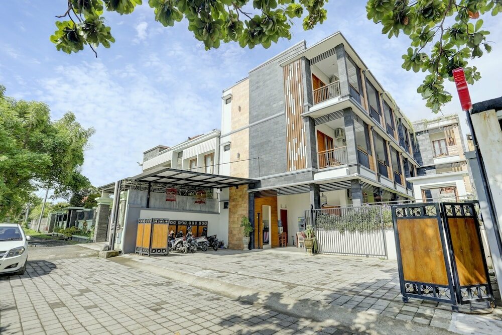 Hotel March 67 Stay by Oyo, Denpasar, photo