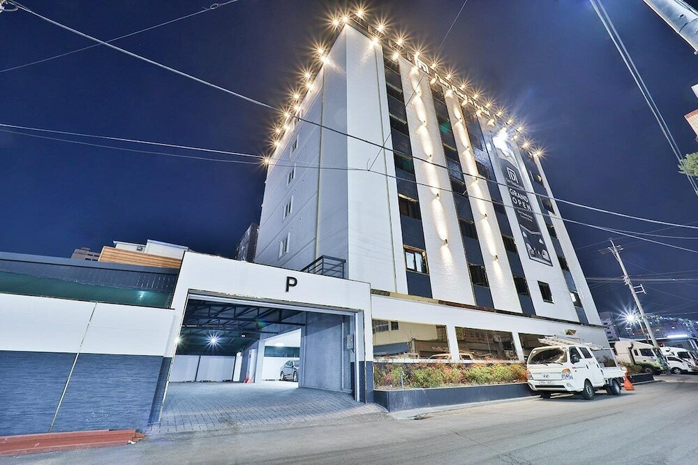 Фото отеля 1