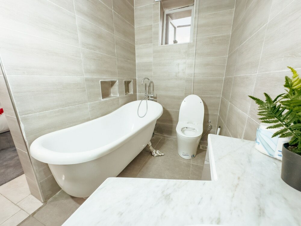 Фото The Gibs Hotel