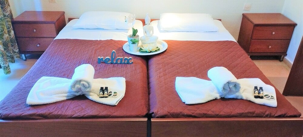 Фото Eleni Apartments Sant George Beach