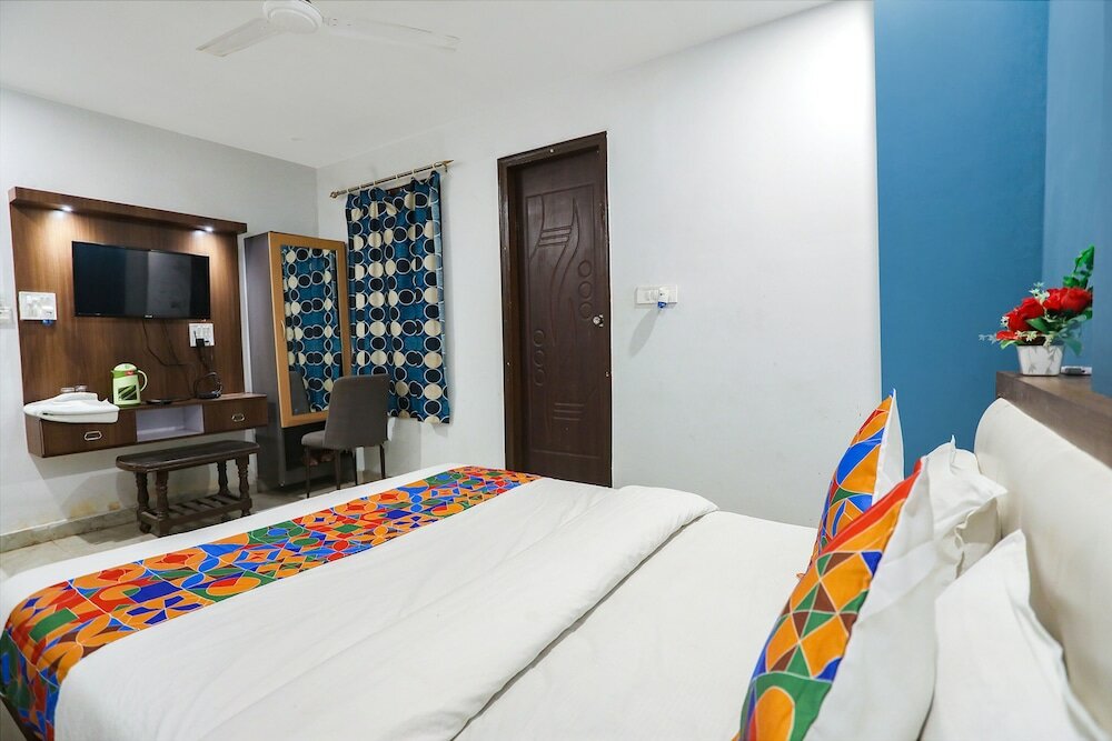 Фото Fabhotel Usha Continental