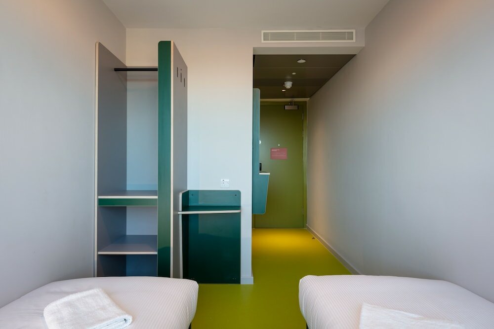 Фото Clink i Lár