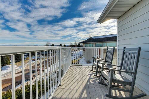 Гостиница Inviting Great Falls Home w Wraparound Deck! в Грейт-Фоллс