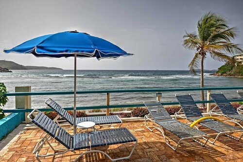 Гостиница Bolongo Bay Oceanfront Condo w Community Pool!