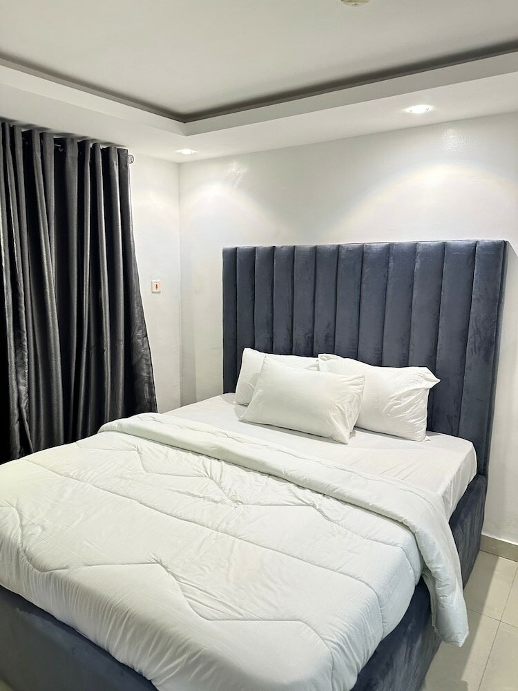 Фото Msquare Apartment Ikoyi