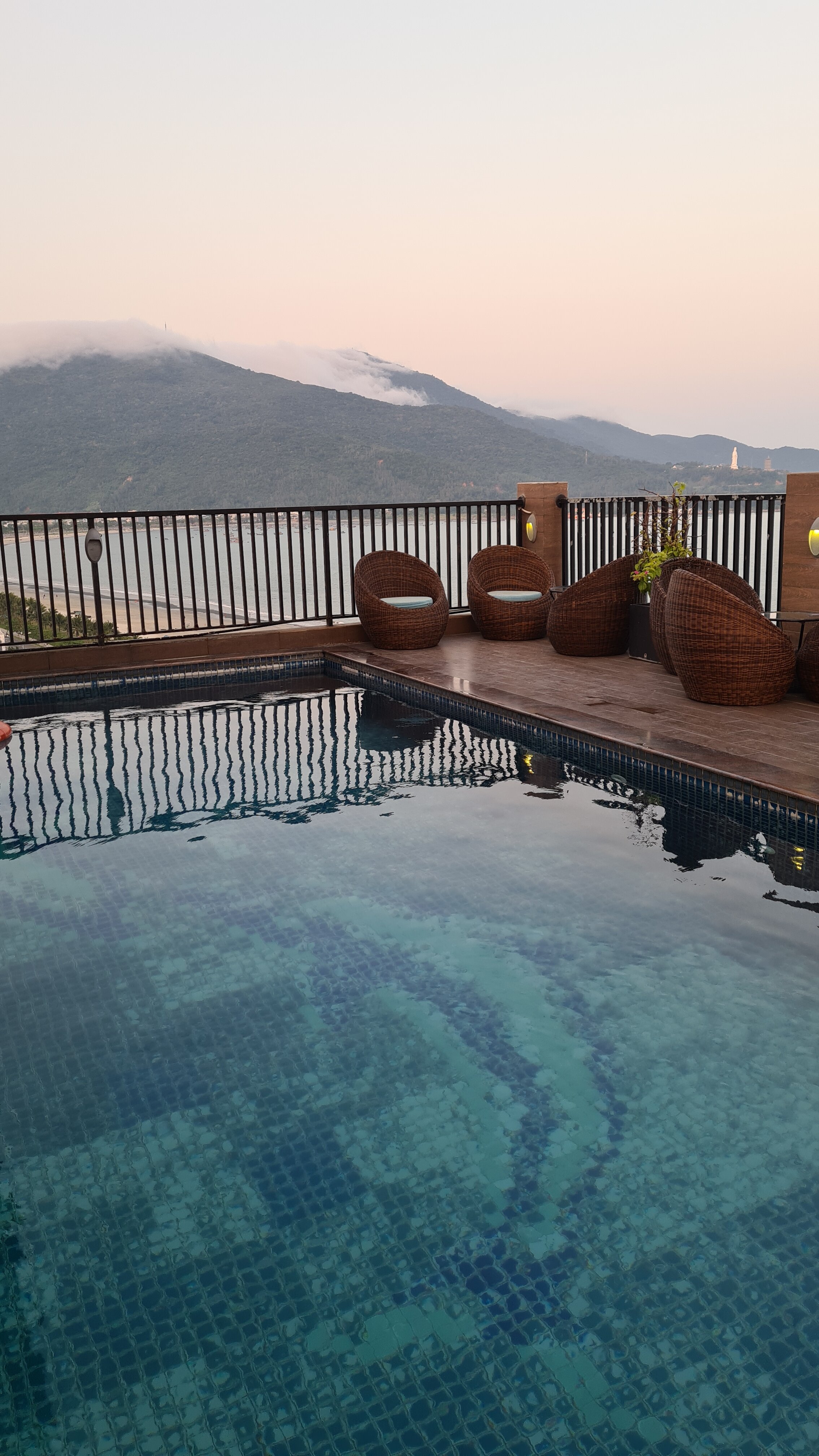 Фото Seashore Hotel & Apartment