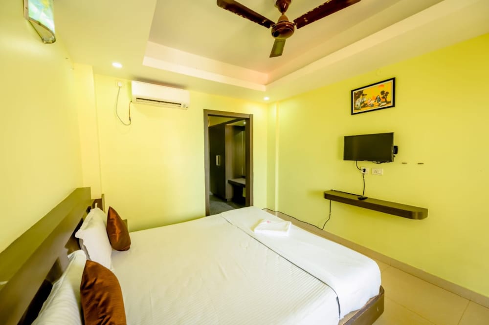 Фото Goroomgo Deep Ganga Inn Puri