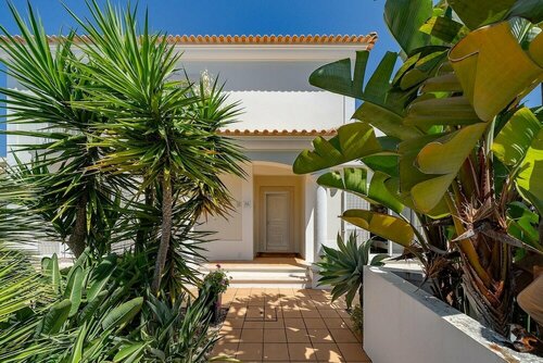 Гостиница The Captivating Portim o Villa by Ideal Homes