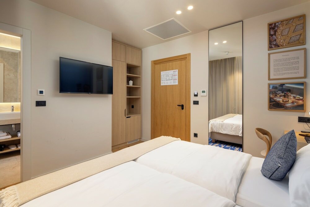 Фото Emotheo Heritage Hotel