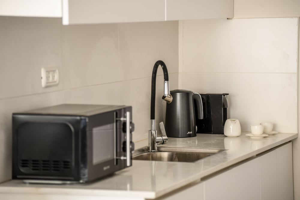 Фото Spacious & Bright 3br Apt with City View