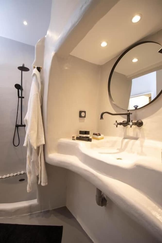 Фото Capri Downtown Rooms