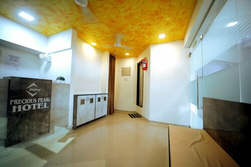 Гостиница Hotel Precious Pearl в Мумбаи
