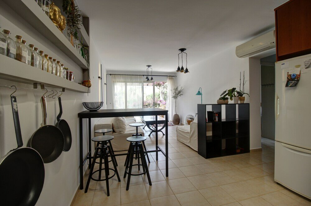 Фото 1 Bedroom Apartment on Beach Elias Upper