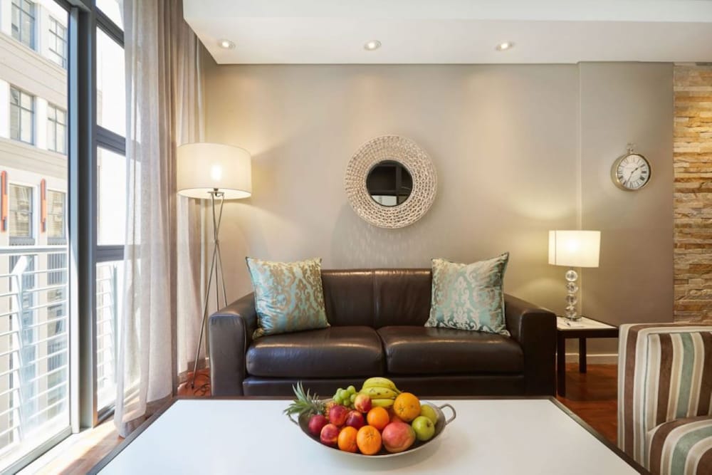 Фото Mandela Rhodes Place Hotel