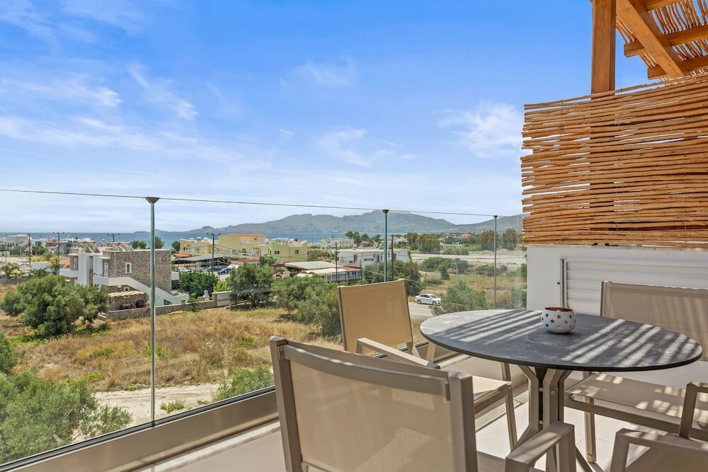 Фото Kouros Stone Suites