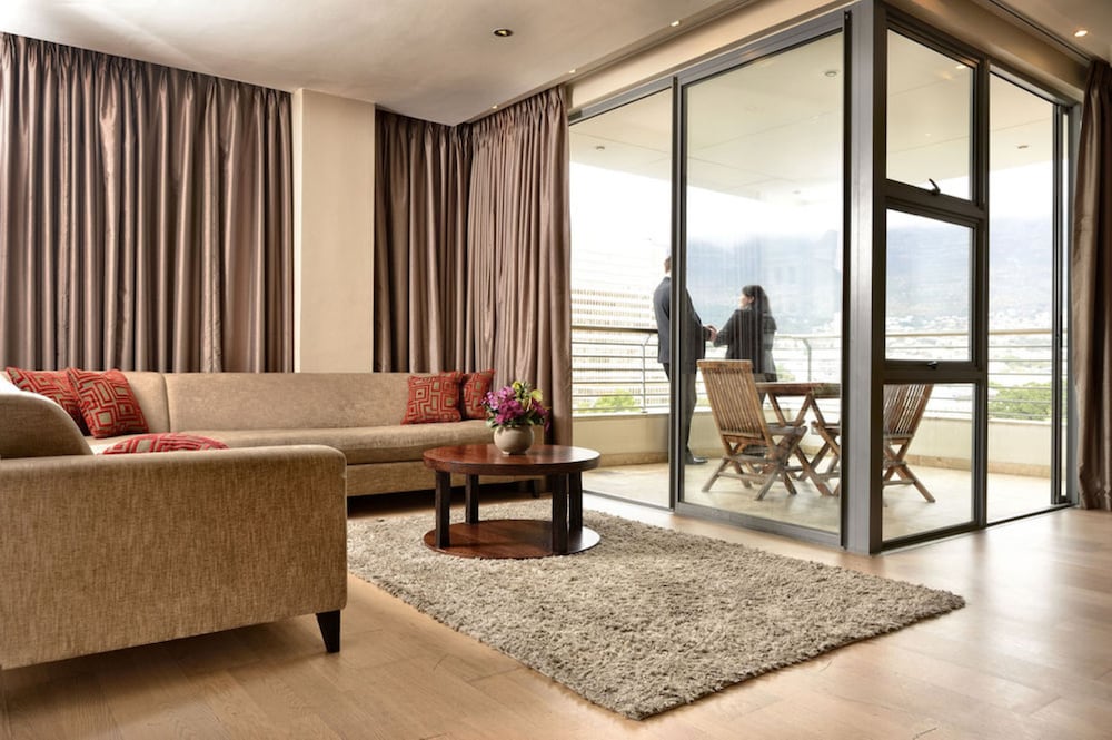 Фото Mandela Rhodes Place Hotel