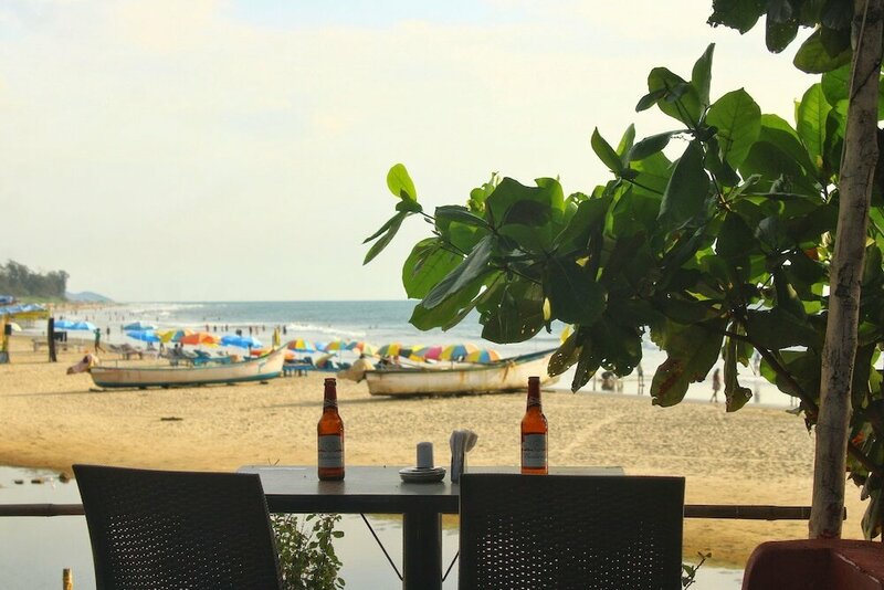 Гостиница This is IT Beach Front Restobar в Арамболе