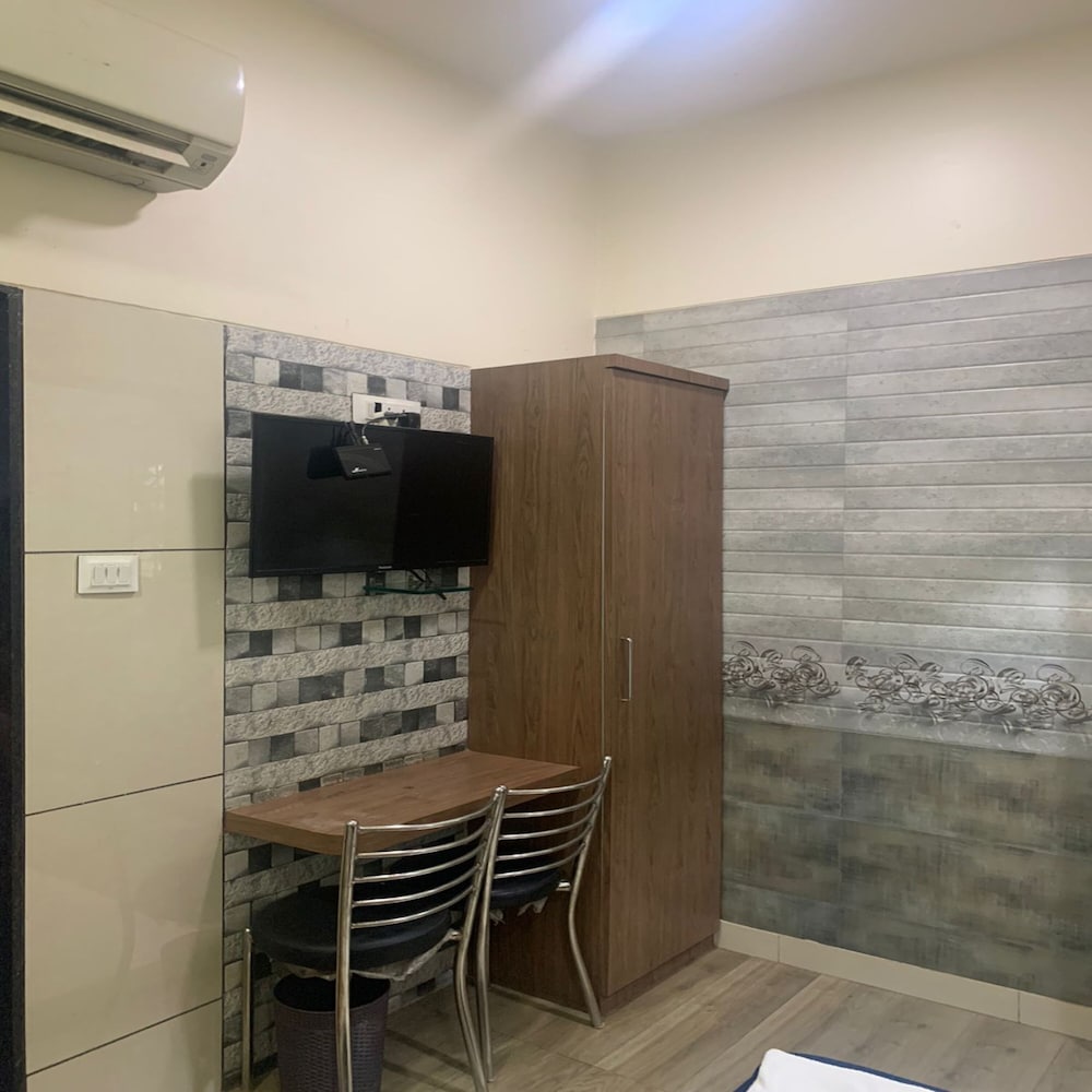 Фото Hotel Royal Residency