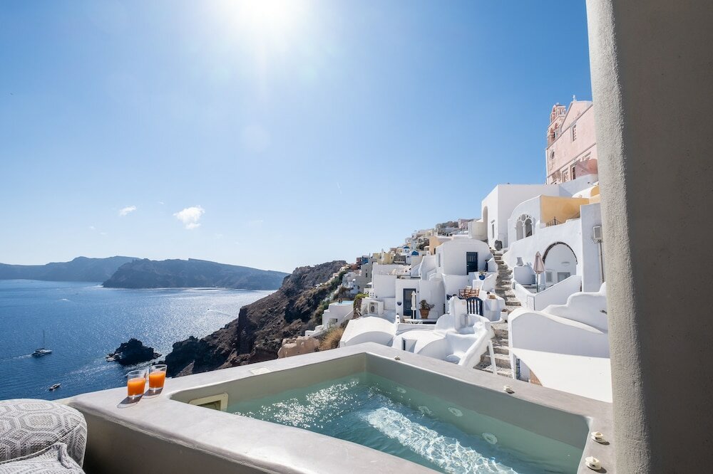 Фото SantorOia Luxury Suites