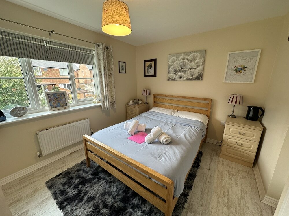 Фото Infinity Guest House Wiltshire Crescent