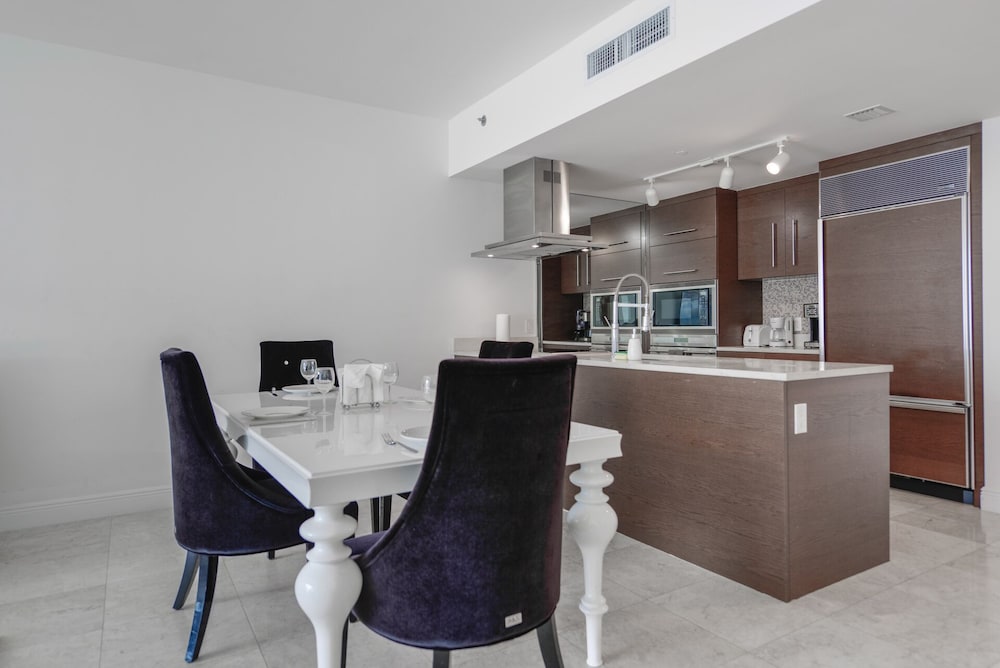 Фото Icon Tower 3