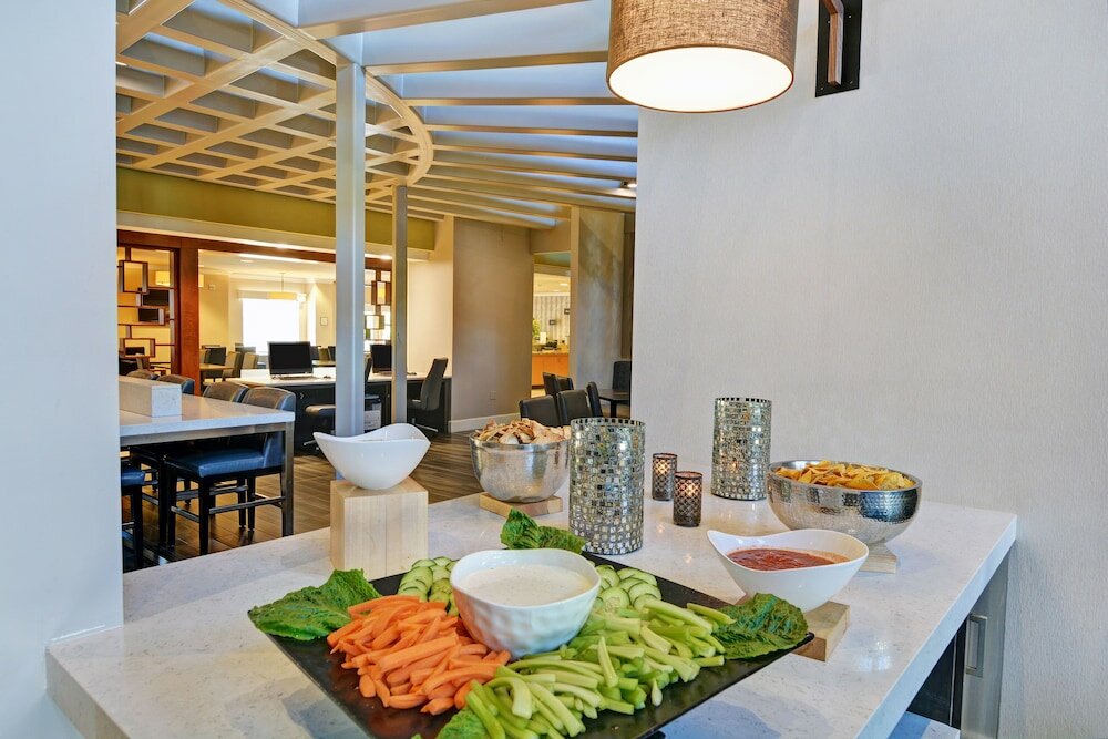 Фото Embassy Suites by Hilton Valencia