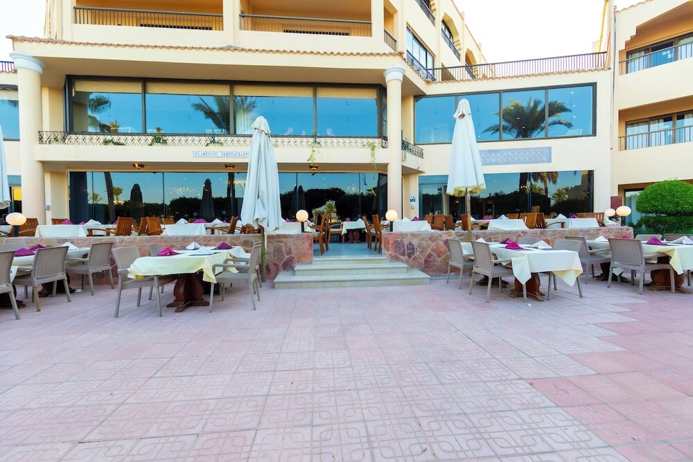 Фото Flamenco Beach and Resort