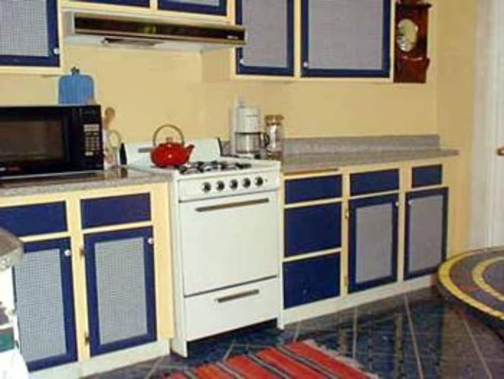 Фото Sanborn Guest House