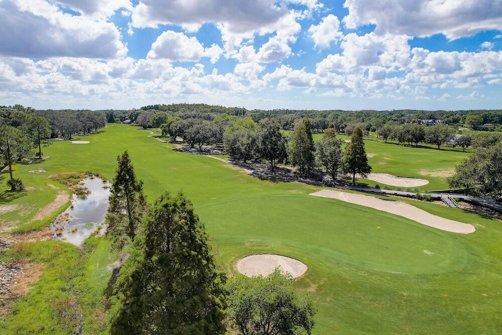 Фото Emerald Greens Hotel Condo Resort