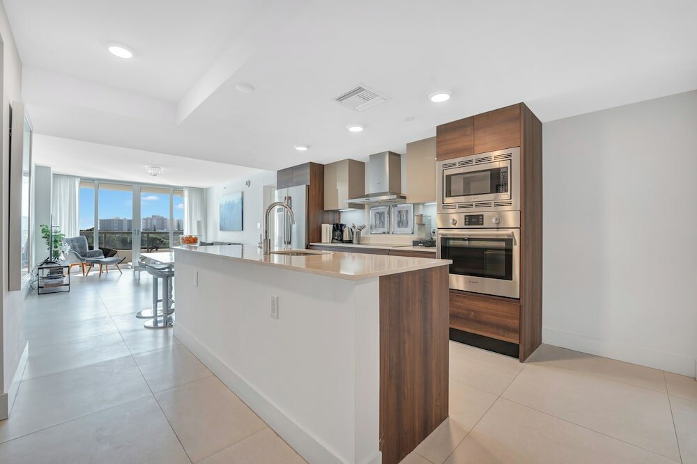 Фото Stunning 2br 2ba Bay Harbour with Pool