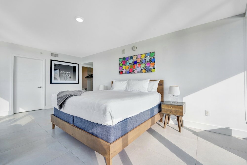 Фото Stunning 2br 2ba Bay Harbour with Pool