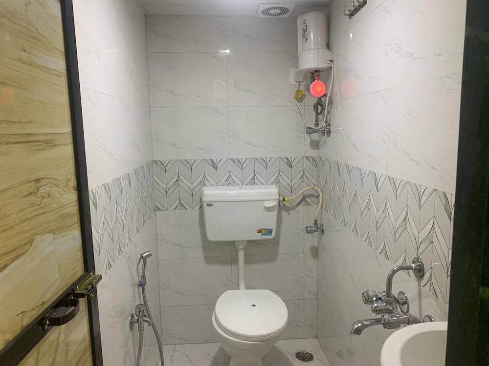 Фото Hotel Sai Guest House