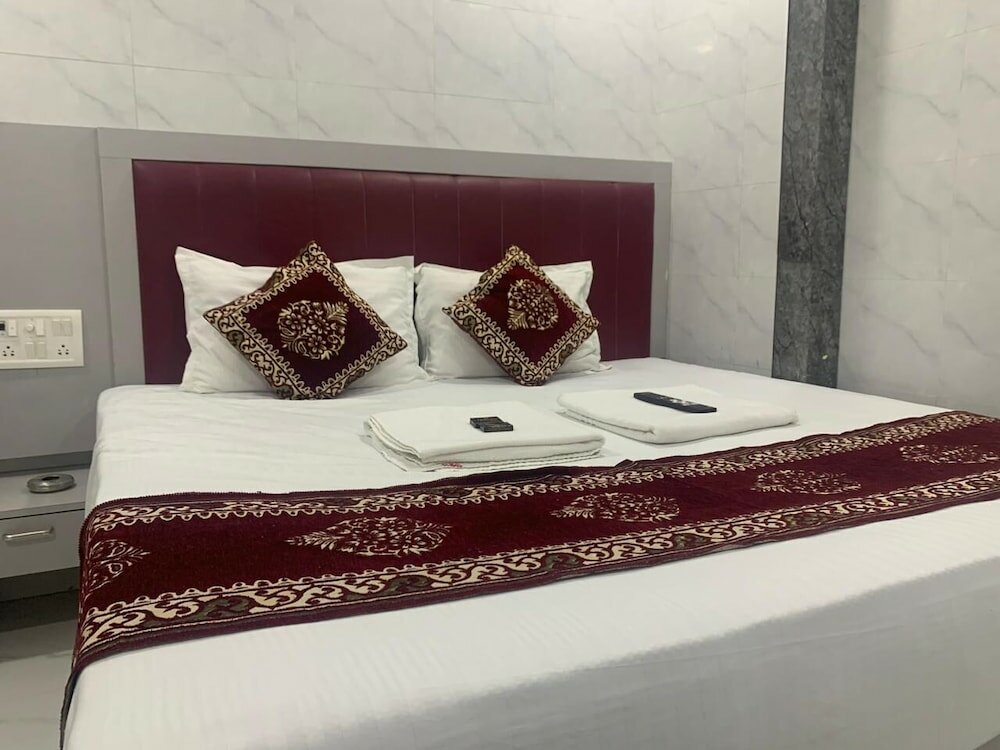 Фото Hotel Sai Guest House