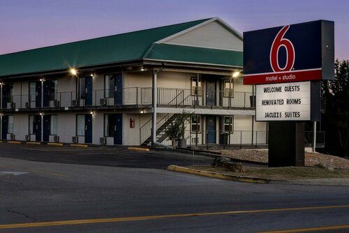 Гостиница Motel 6 Branson West - Silver Dollar City