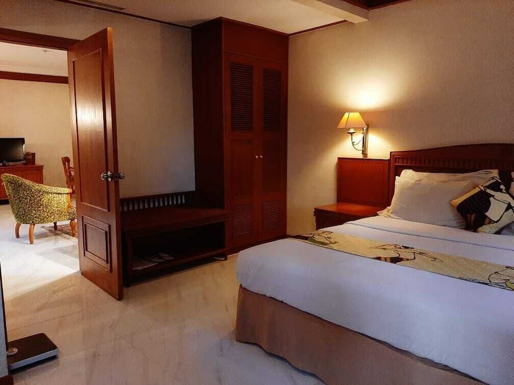 Фото Kusuma Sahid Prince Hotel