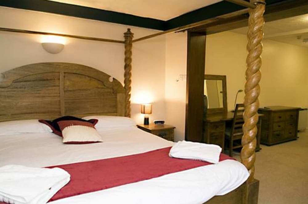 Фото The Peacock Country Inn