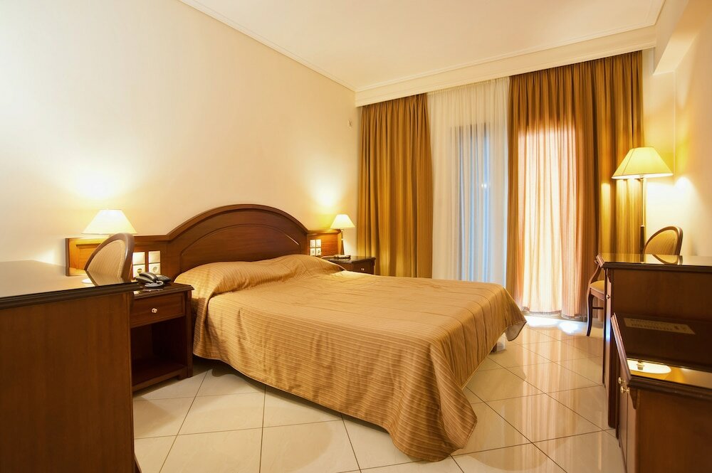 Фото Europa Beach Hotel