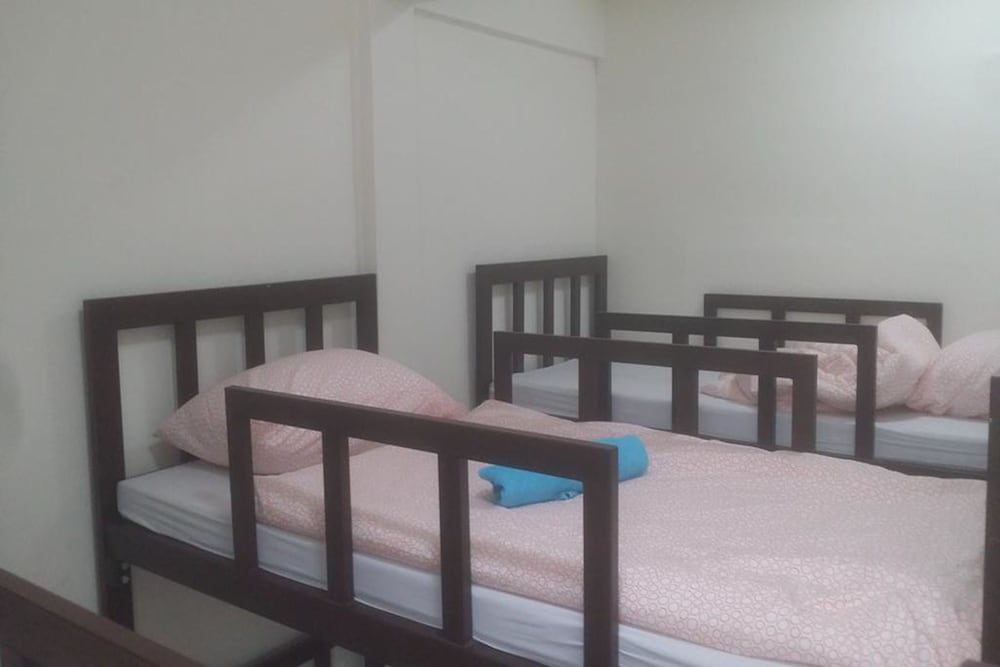 Фото First Inn On Nut - Hostel