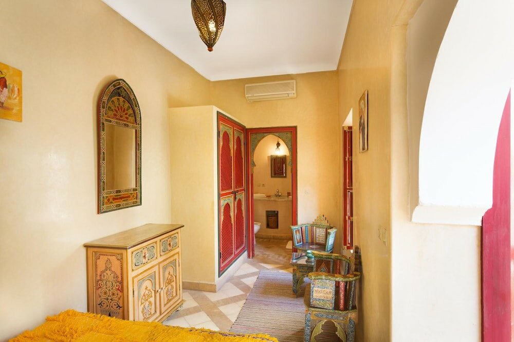 Фото Riad Julia