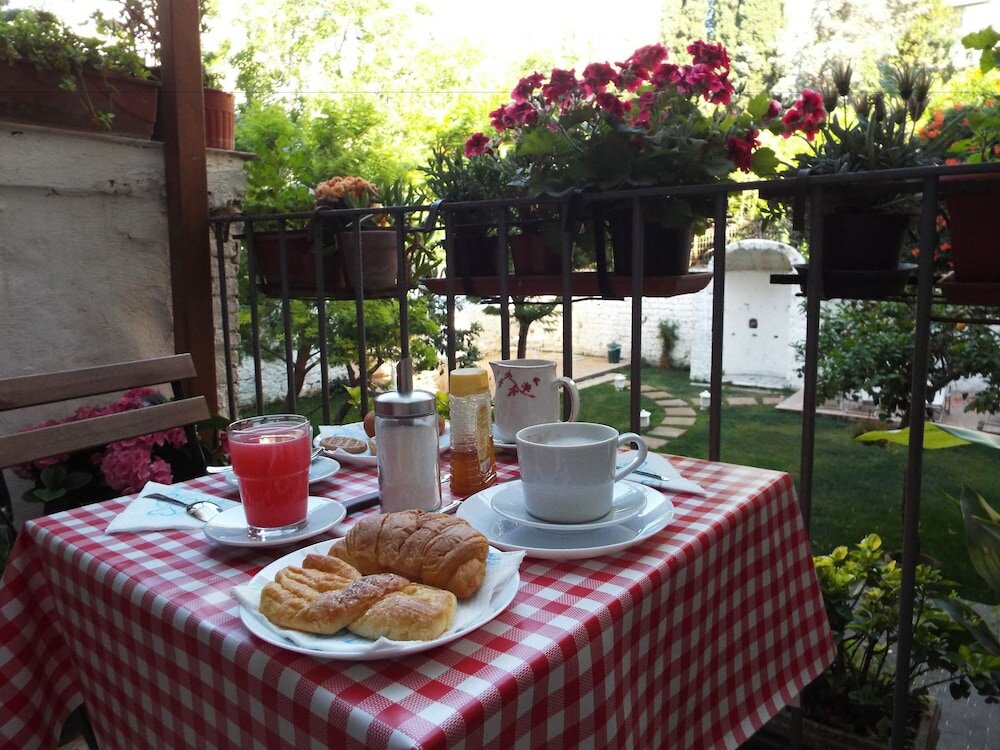 Фото B&b In giro per Napoli