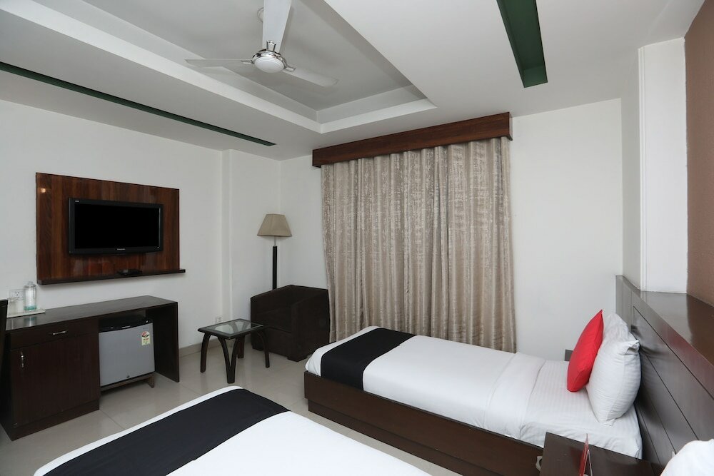 Фото Capital O 445 Impress Hotel